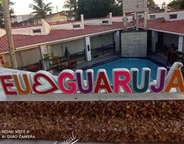 Tropical Hostel Pousada